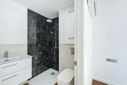 bee79cf5602c44161a0e0158df9e0d14 - 12