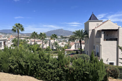 bfa55bfb3143b88dbcb45a454eedb0fd - 12