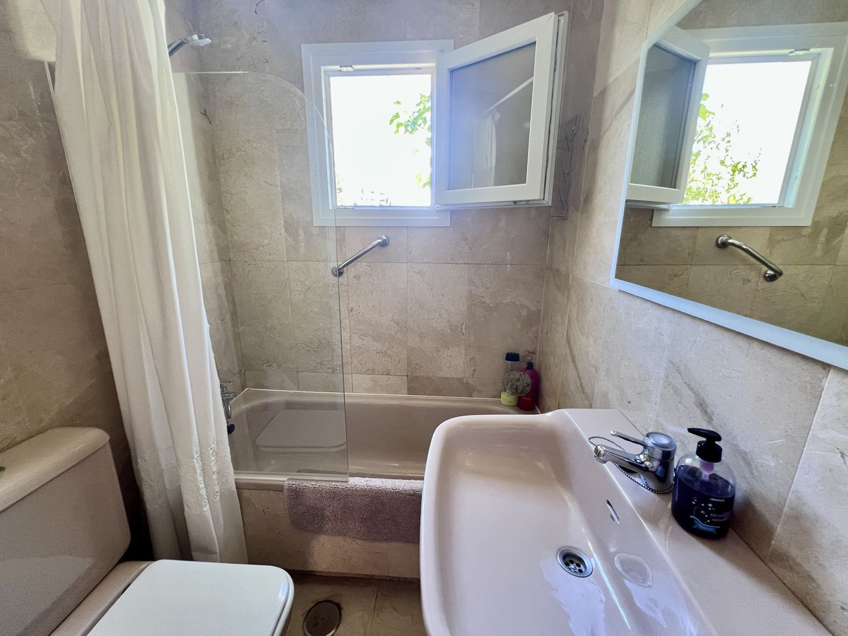 bfa55bfb3143b88dbcb45a454eedb0fd - 13