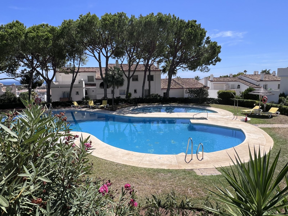 bfa55bfb3143b88dbcb45a454eedb0fd - 14