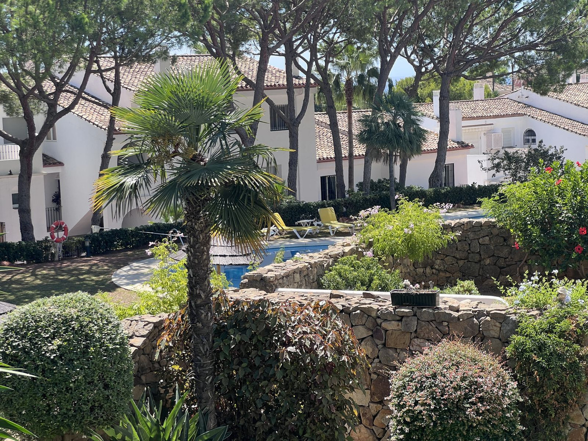 bfa55bfb3143b88dbcb45a454eedb0fd - 15