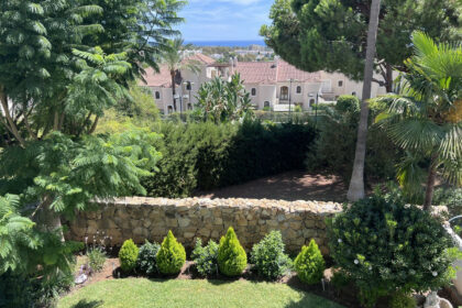 bfa55bfb3143b88dbcb45a454eedb0fd - 16