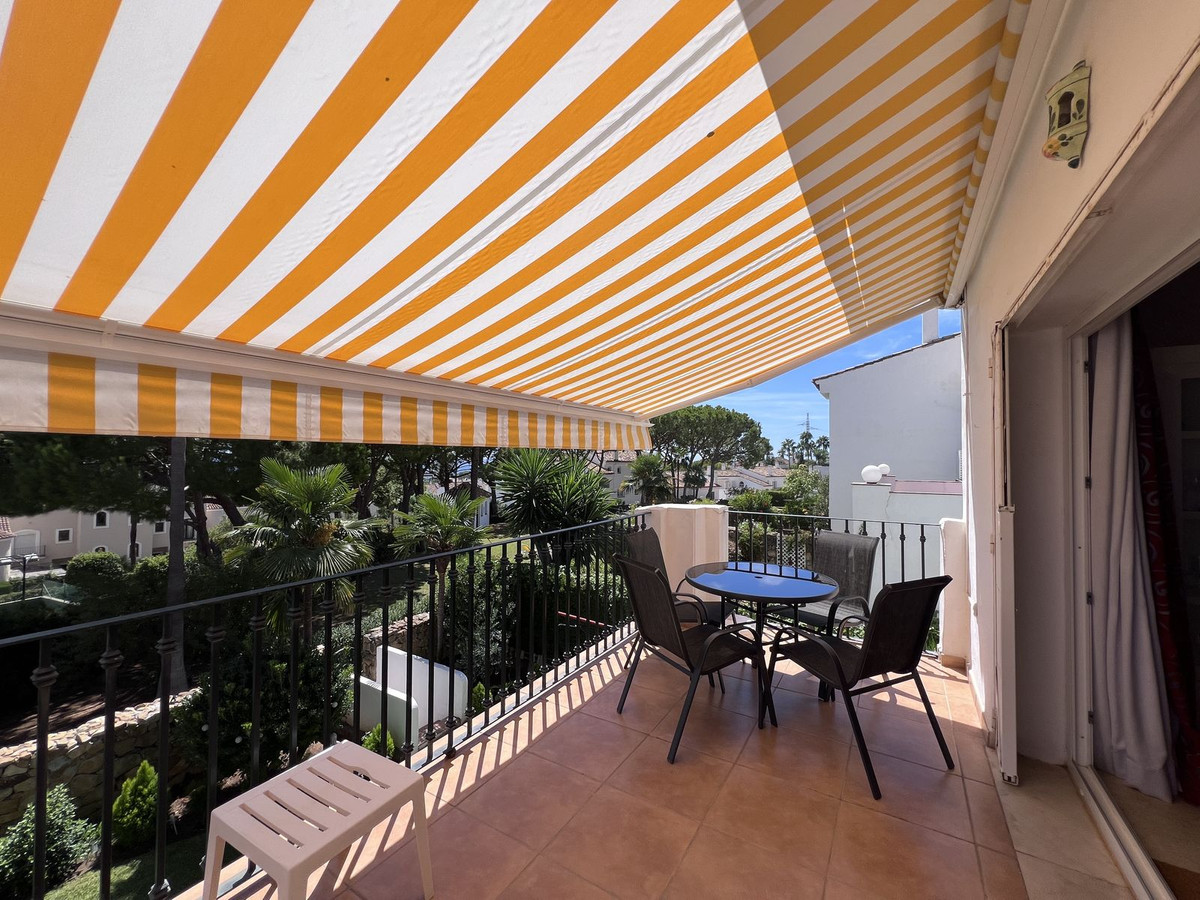 bfa55bfb3143b88dbcb45a454eedb0fd - 18