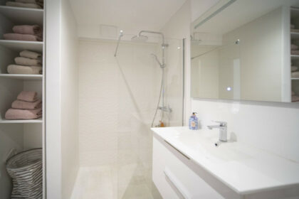 bfb8782a3d5abec45a3d166b31242c37 - 18