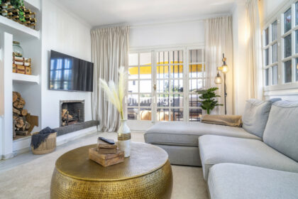 bff70bbb09fd460db9203e3e05b82efd - 1