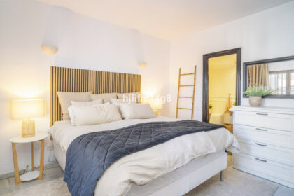 bff70bbb09fd460db9203e3e05b82efd - 11