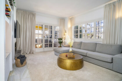 bff70bbb09fd460db9203e3e05b82efd - 4