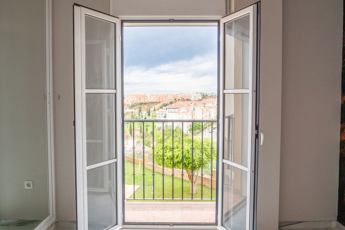 c1fc5b95be2963098b74d0a982169d71 - 23