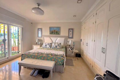 c201b9c50e3a0f7dd668d47ad2e6c206 - 24