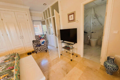 c201b9c50e3a0f7dd668d47ad2e6c206 - 25