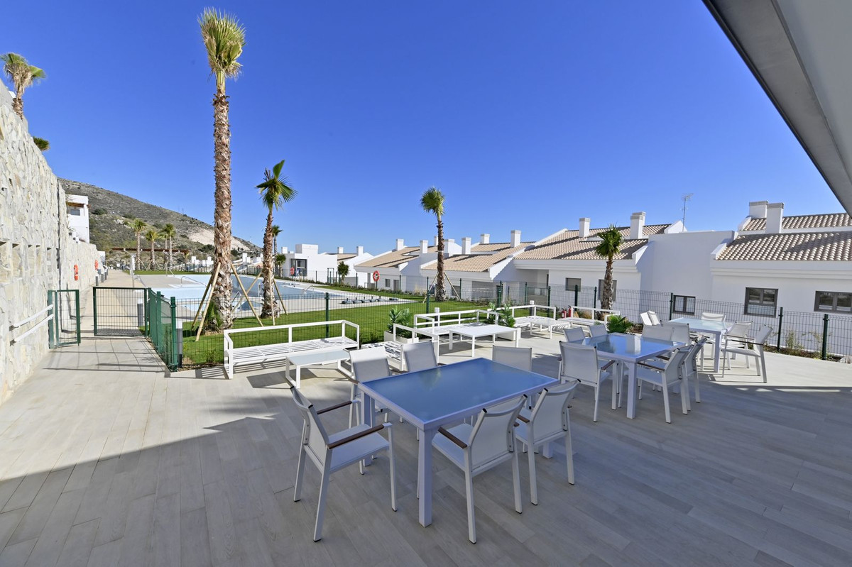 c2c64d3ab155a9b91f0143859b2099ca - 25