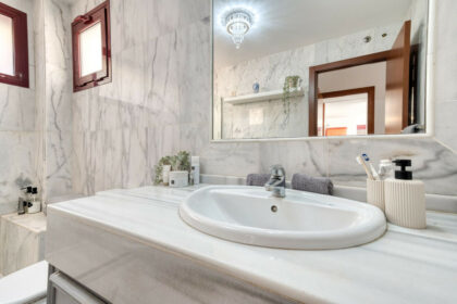 c2e016a09d130202d76ec5c74d3e3dc9 - 11