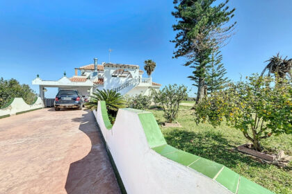 c3f06d423b6459e1f8ba0feb6cec10bc - 2