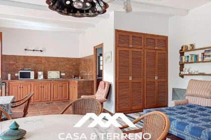 c563000b73fb863857bdc37c0fbcfd2f - 44