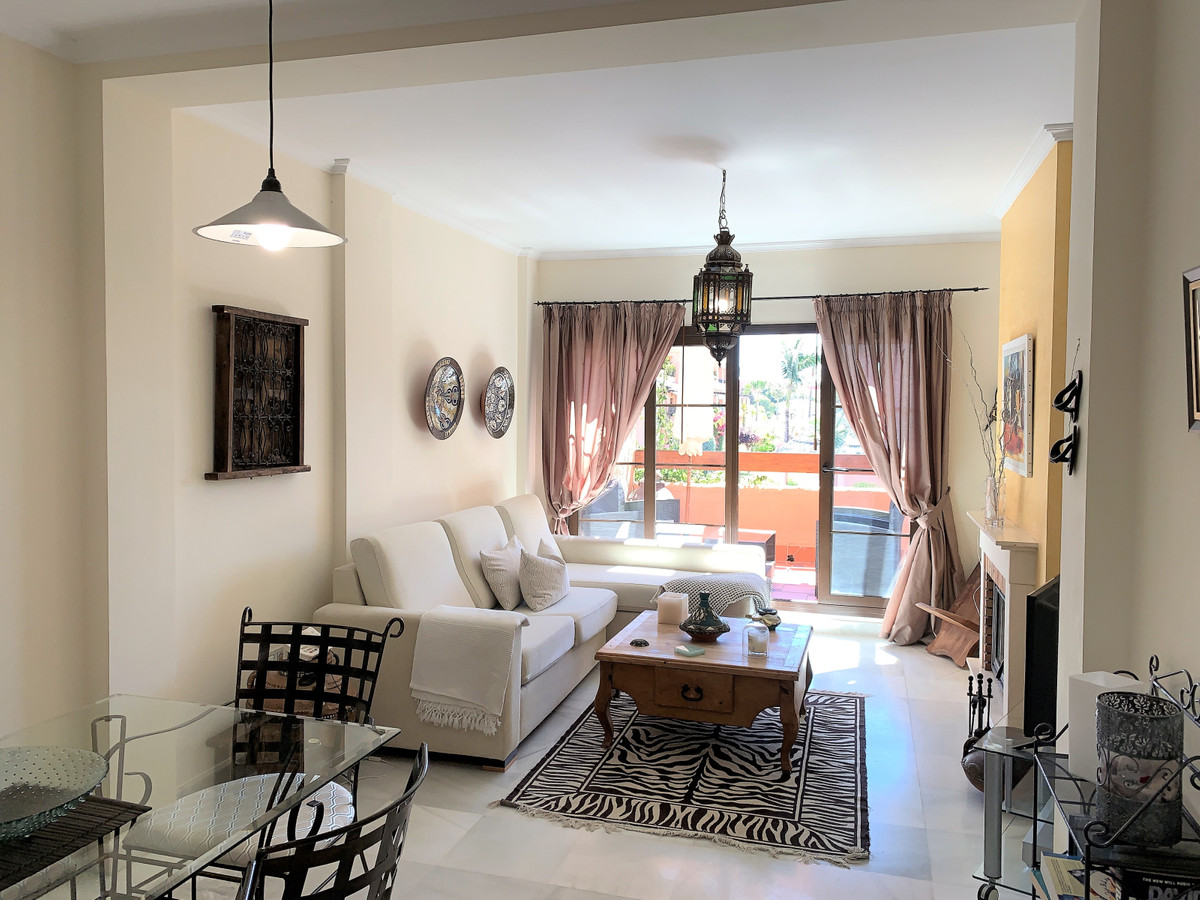 c63b4489fb48a9b119877f7fbf09b8ac - 2