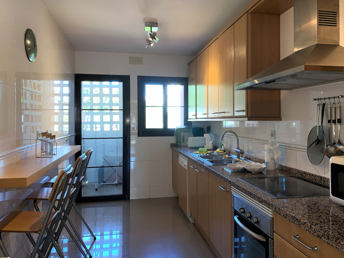 c63b4489fb48a9b119877f7fbf09b8ac - 3