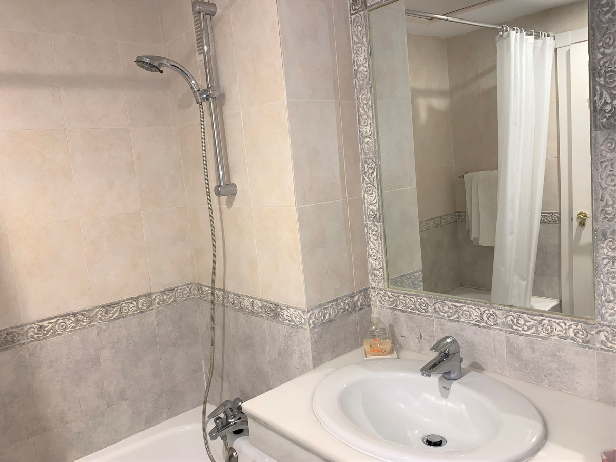 c63b4489fb48a9b119877f7fbf09b8ac - 8