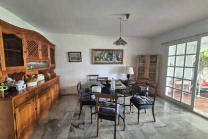 c72ff1fd795f205aea0e7a2435c39203 - 10