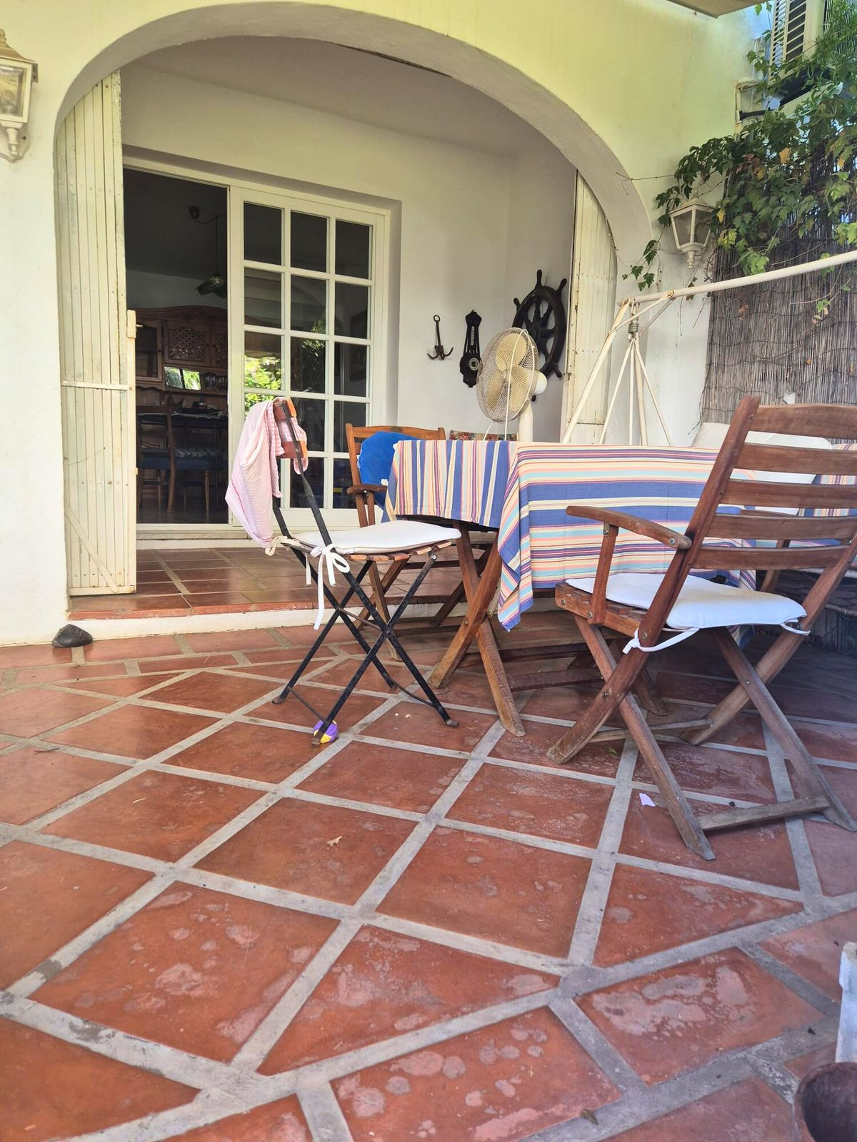 c72ff1fd795f205aea0e7a2435c39203 - 11