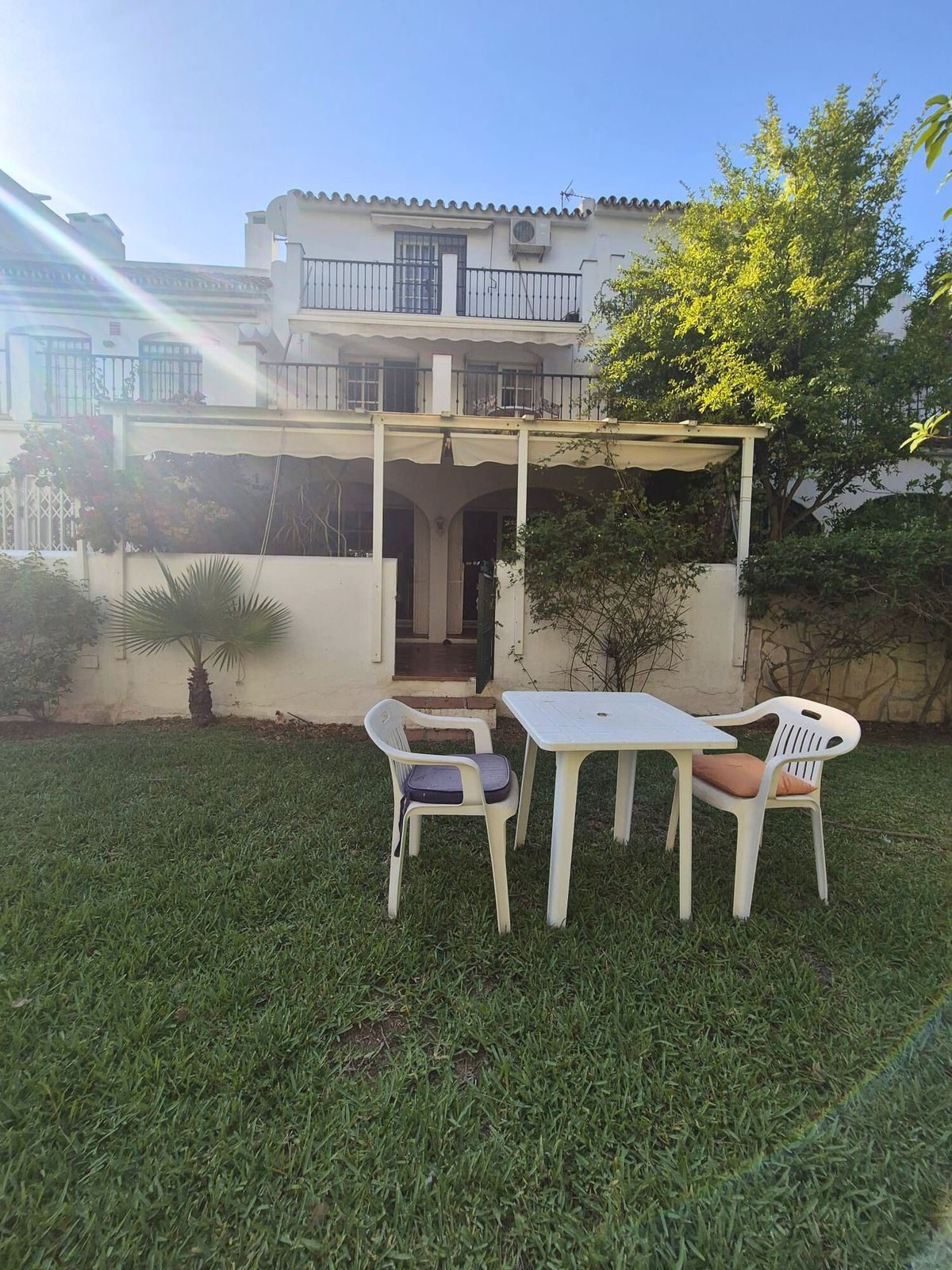 c72ff1fd795f205aea0e7a2435c39203 - 14