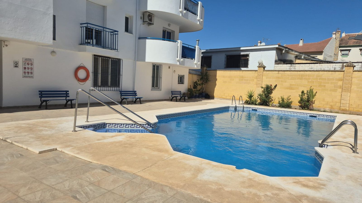 c72ff1fd795f205aea0e7a2435c39203 - 15