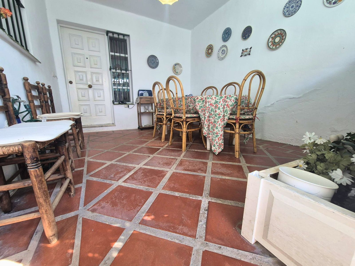 c72ff1fd795f205aea0e7a2435c39203 - 2