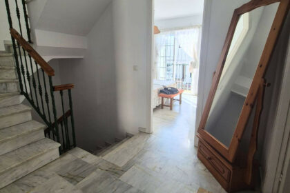 c72ff1fd795f205aea0e7a2435c39203 - 25