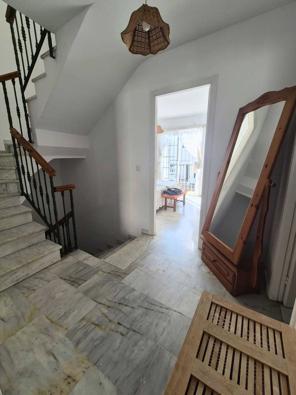 c72ff1fd795f205aea0e7a2435c39203 - 25