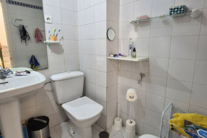 c72ff1fd795f205aea0e7a2435c39203 - 28