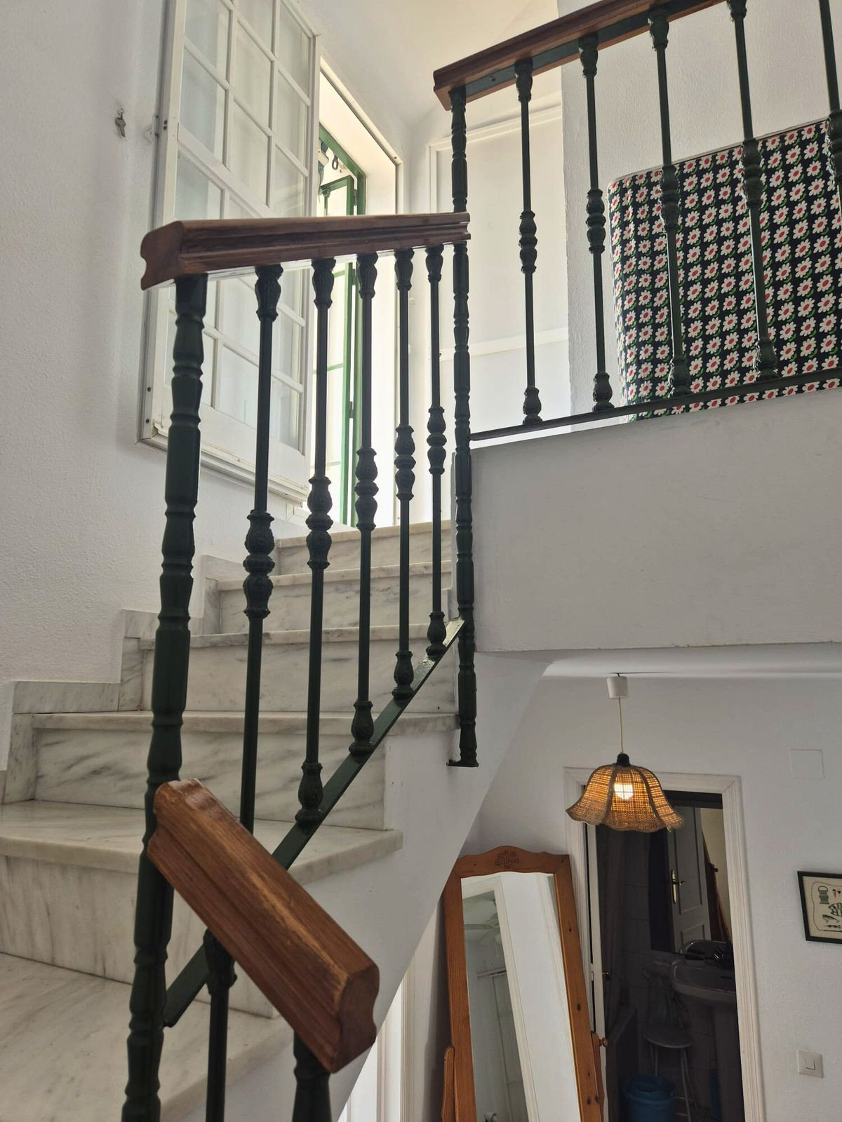 c72ff1fd795f205aea0e7a2435c39203 - 29