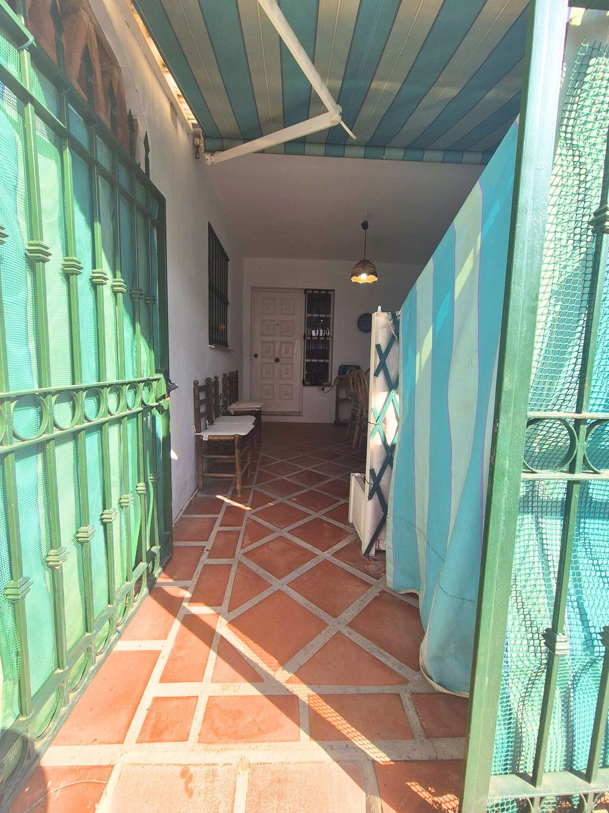 c72ff1fd795f205aea0e7a2435c39203 - 3