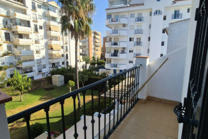 c72ff1fd795f205aea0e7a2435c39203 - 30