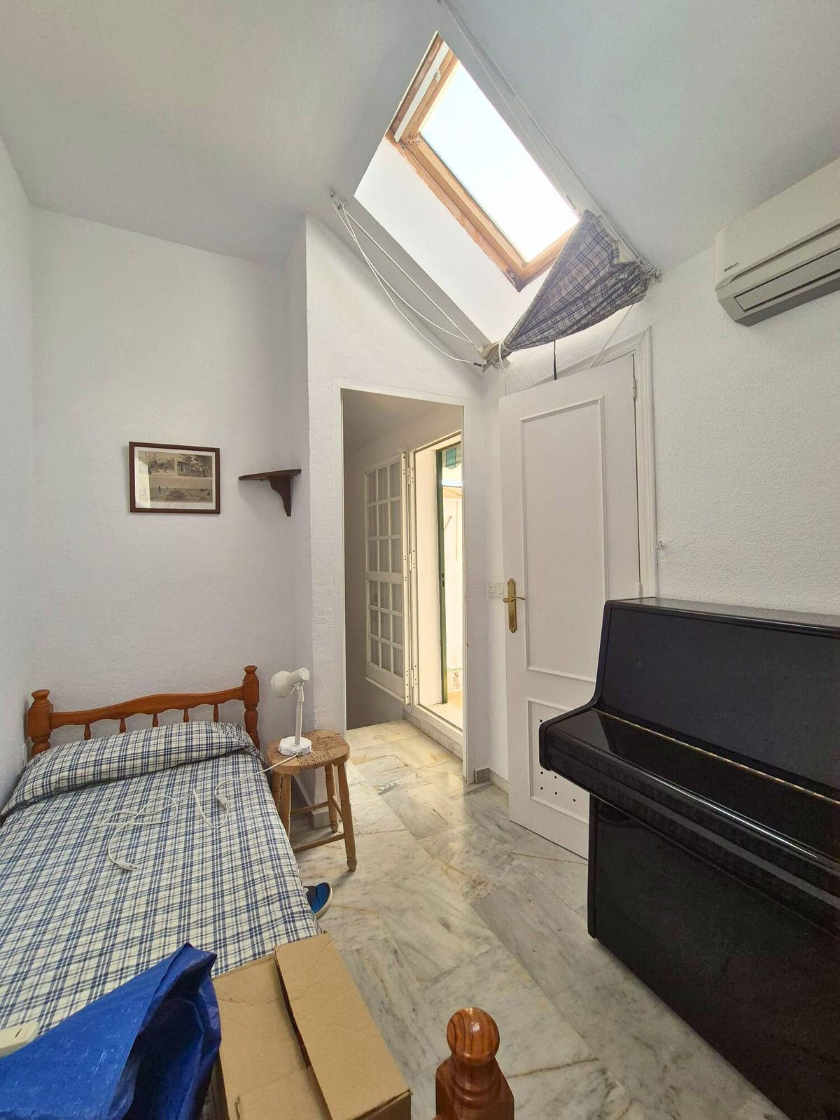 c72ff1fd795f205aea0e7a2435c39203 - 40