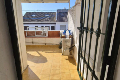 c72ff1fd795f205aea0e7a2435c39203 - 41