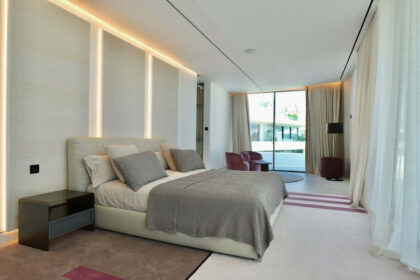 c75bf2daf01834a087faea405a8736dd - 52