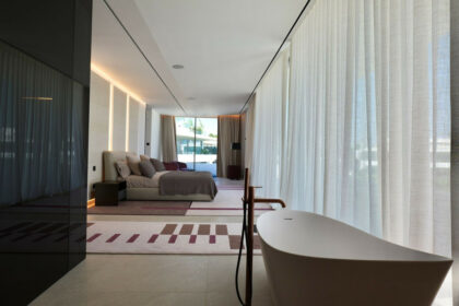 c75bf2daf01834a087faea405a8736dd - 54