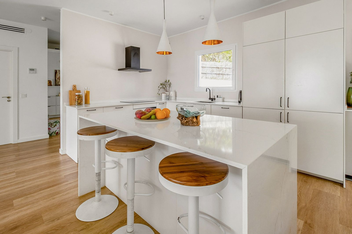 c79630de16161d9ce2680d14e500ea12 - 12