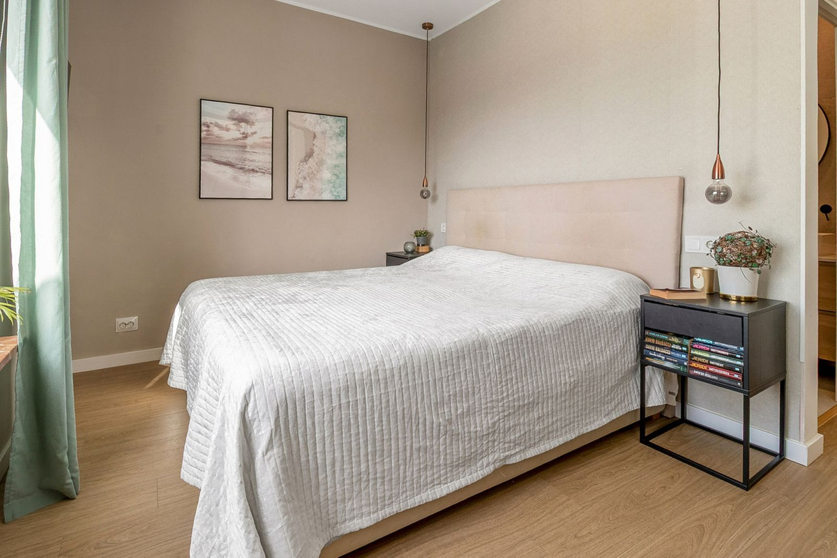 c79630de16161d9ce2680d14e500ea12 - 18