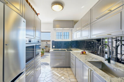 c7bf9ec6e8ad75dd92e25422503c4382 - 11