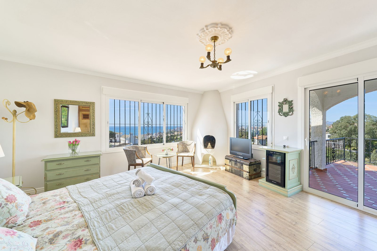 c7bf9ec6e8ad75dd92e25422503c4382 - 14