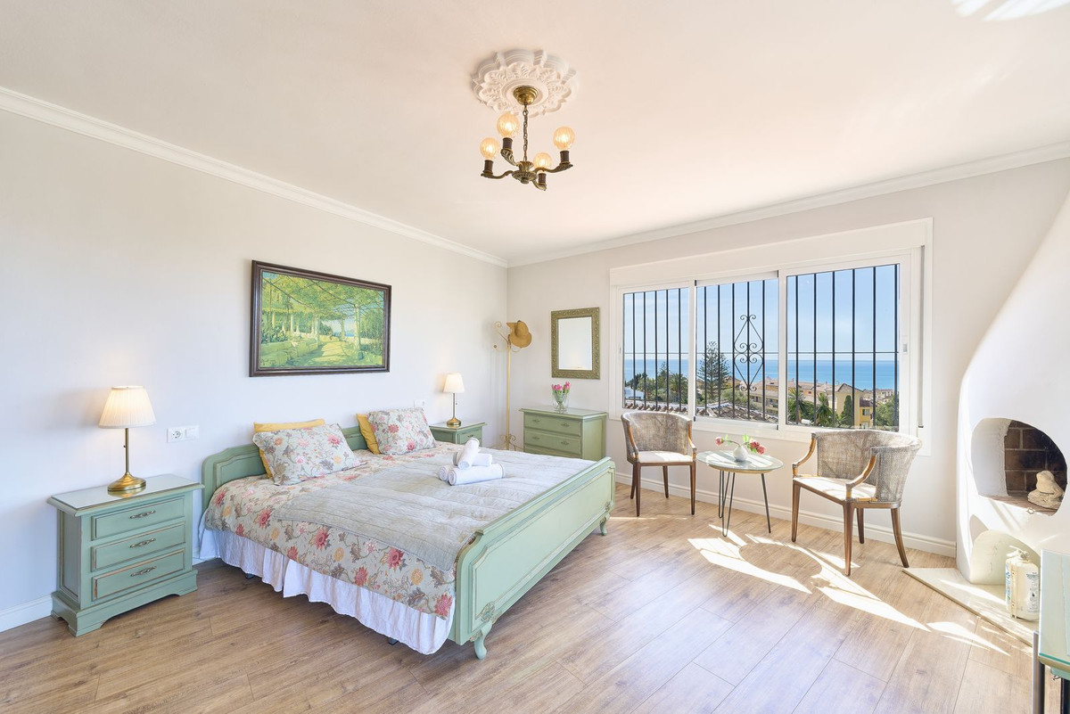 c7bf9ec6e8ad75dd92e25422503c4382 - 15