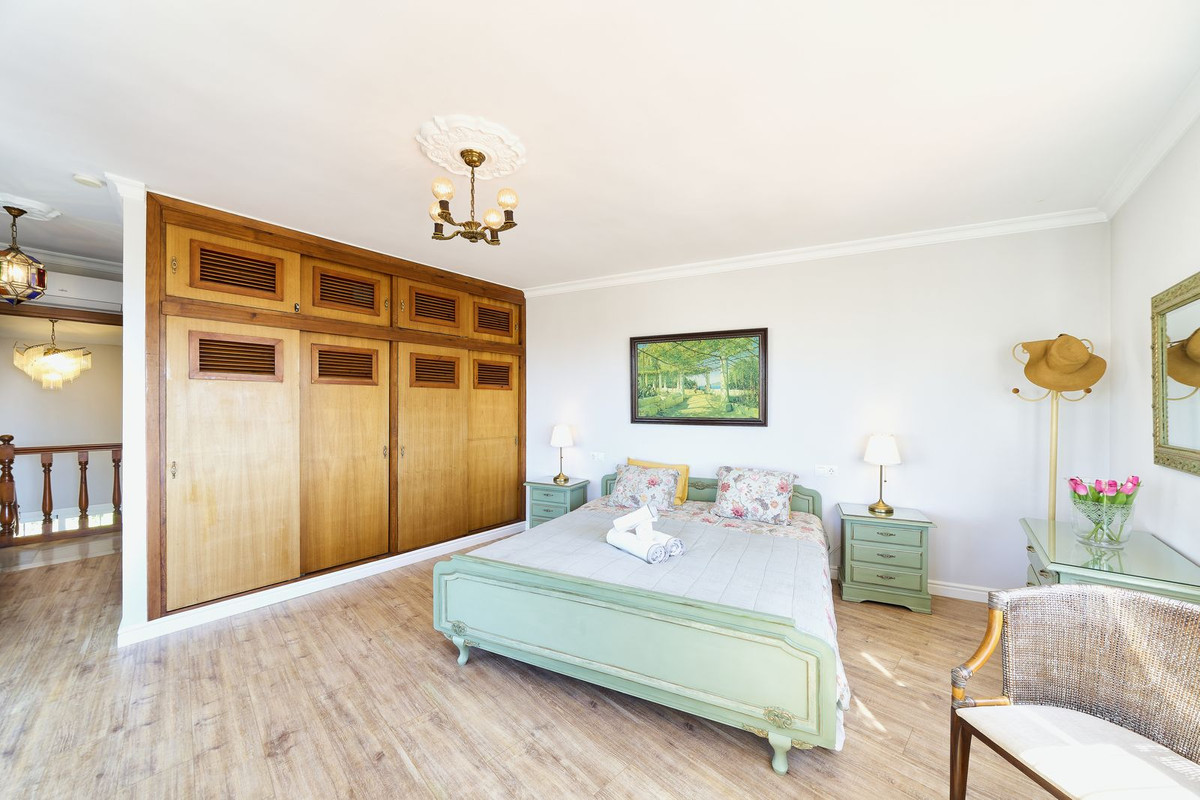 c7bf9ec6e8ad75dd92e25422503c4382 - 16