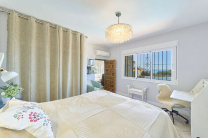 c7bf9ec6e8ad75dd92e25422503c4382 - 18