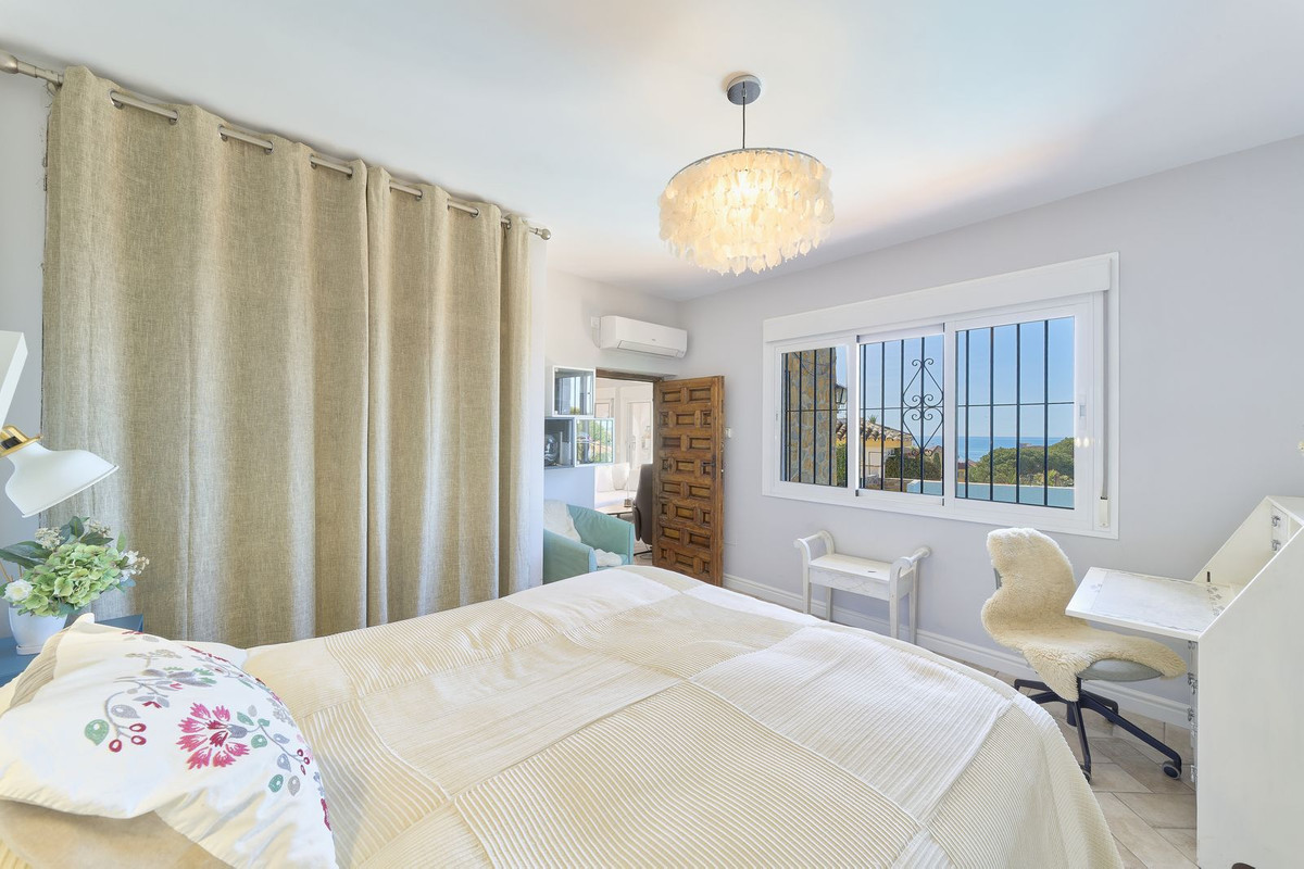 c7bf9ec6e8ad75dd92e25422503c4382 - 18