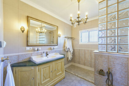 c7bf9ec6e8ad75dd92e25422503c4382 - 19