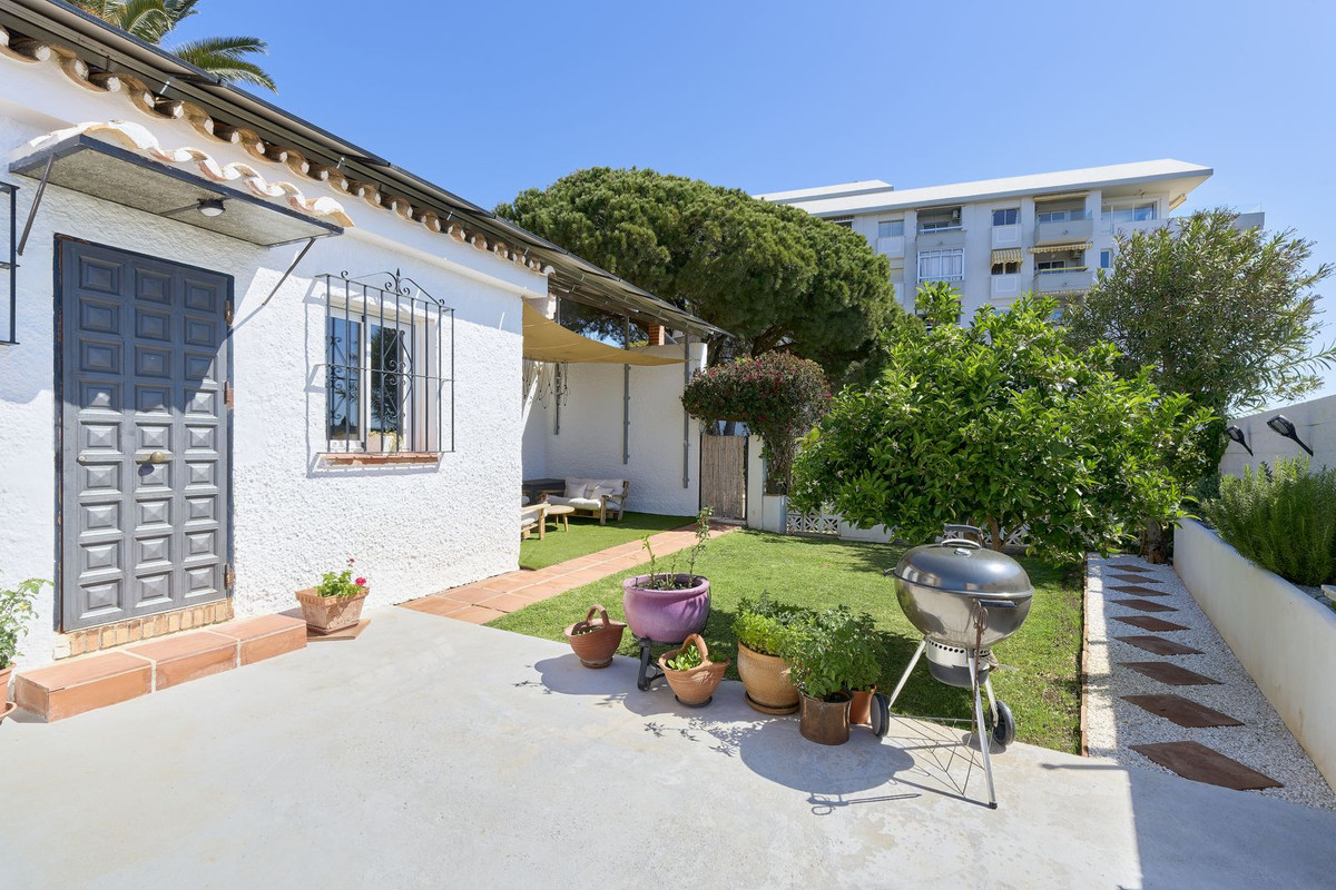 c7bf9ec6e8ad75dd92e25422503c4382 - 35