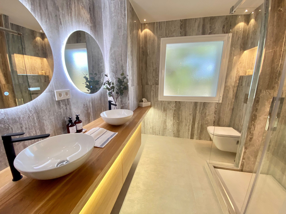 c7c70412b0478fc0e4687ccf49b0086d - 13