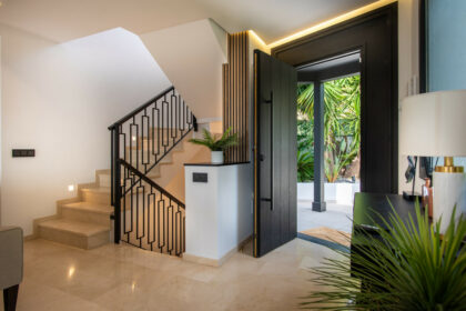 cb9268fa60e8e3f81c73b3a09d745df5 - 12