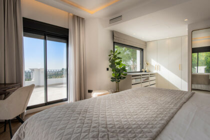 cb9268fa60e8e3f81c73b3a09d745df5 - 14