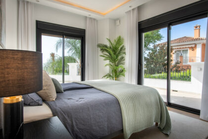 cb9268fa60e8e3f81c73b3a09d745df5 - 16